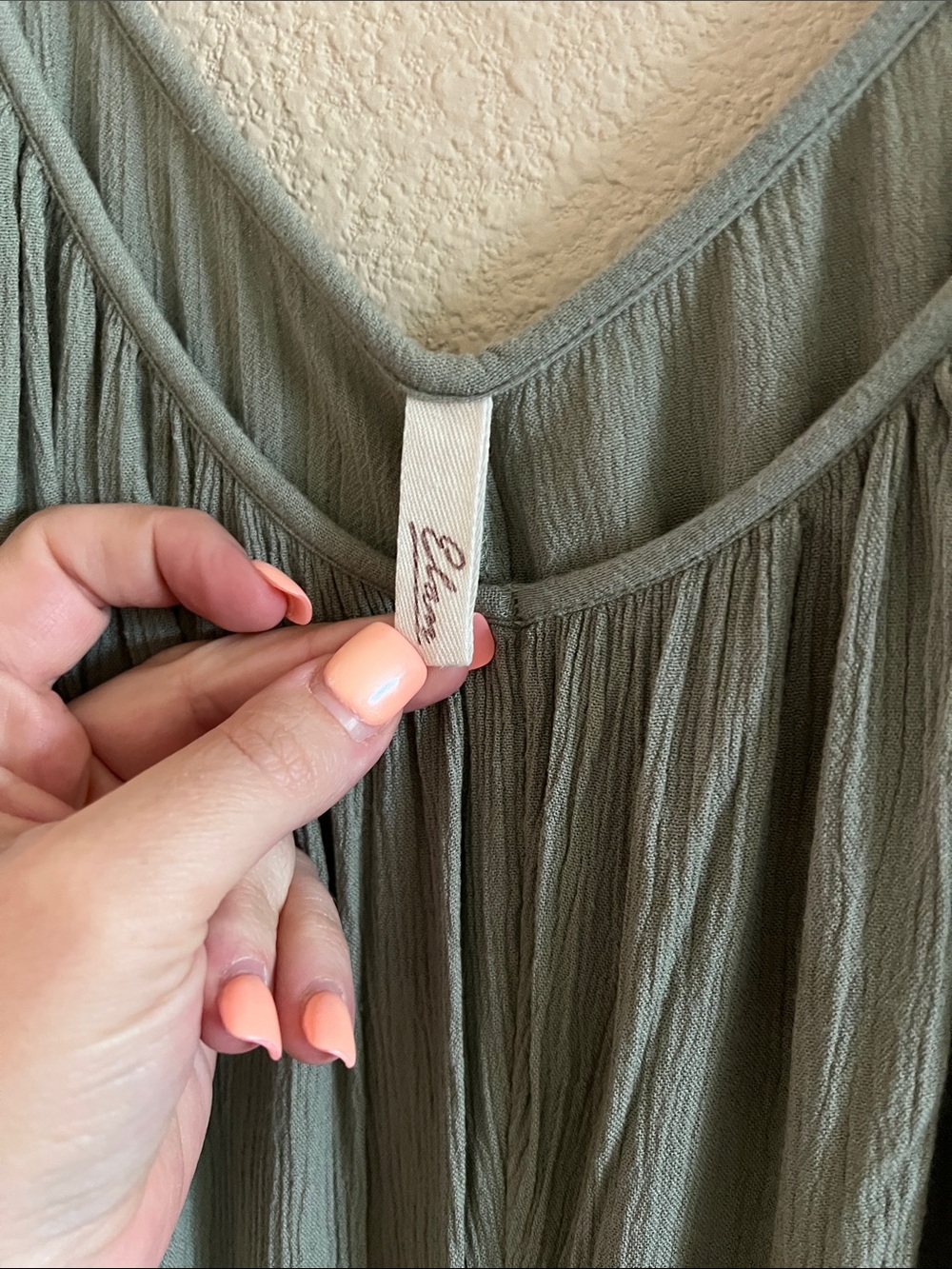 Elan Flowy Gauzy Sage Green Romper Size Large - Picture 4 of 7